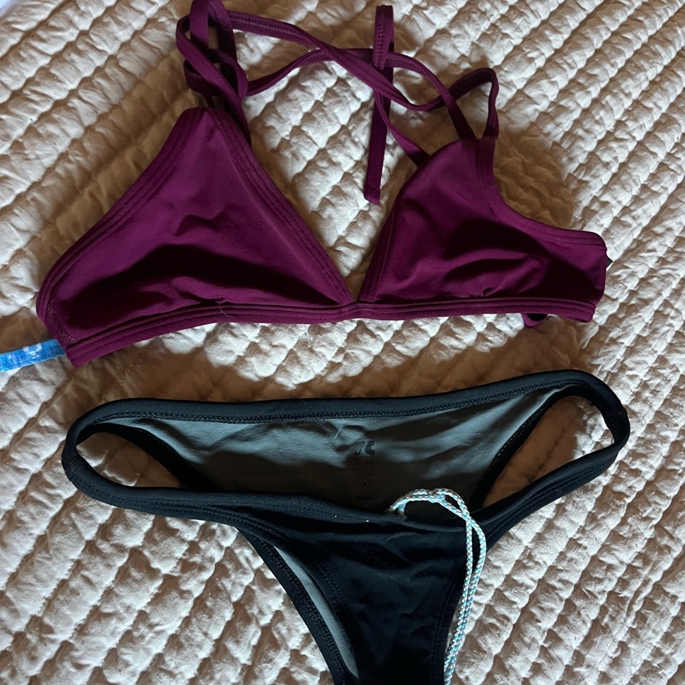 2 jolyn tops and 2 jolyn bottoms
